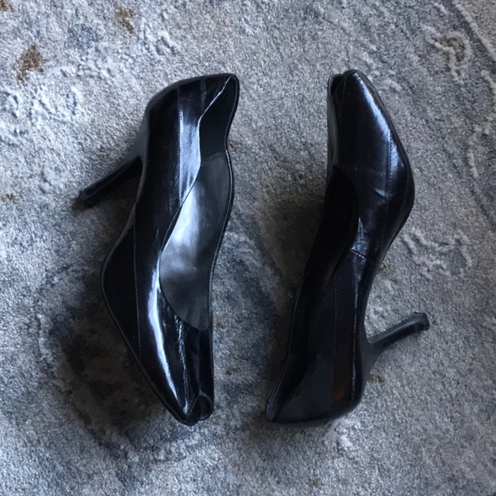 Liz Claiborne peep toe heels - Picture 2 of 6